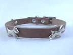 Collar con Aplicación Metálica Perro de Piel, 1cm de ancho