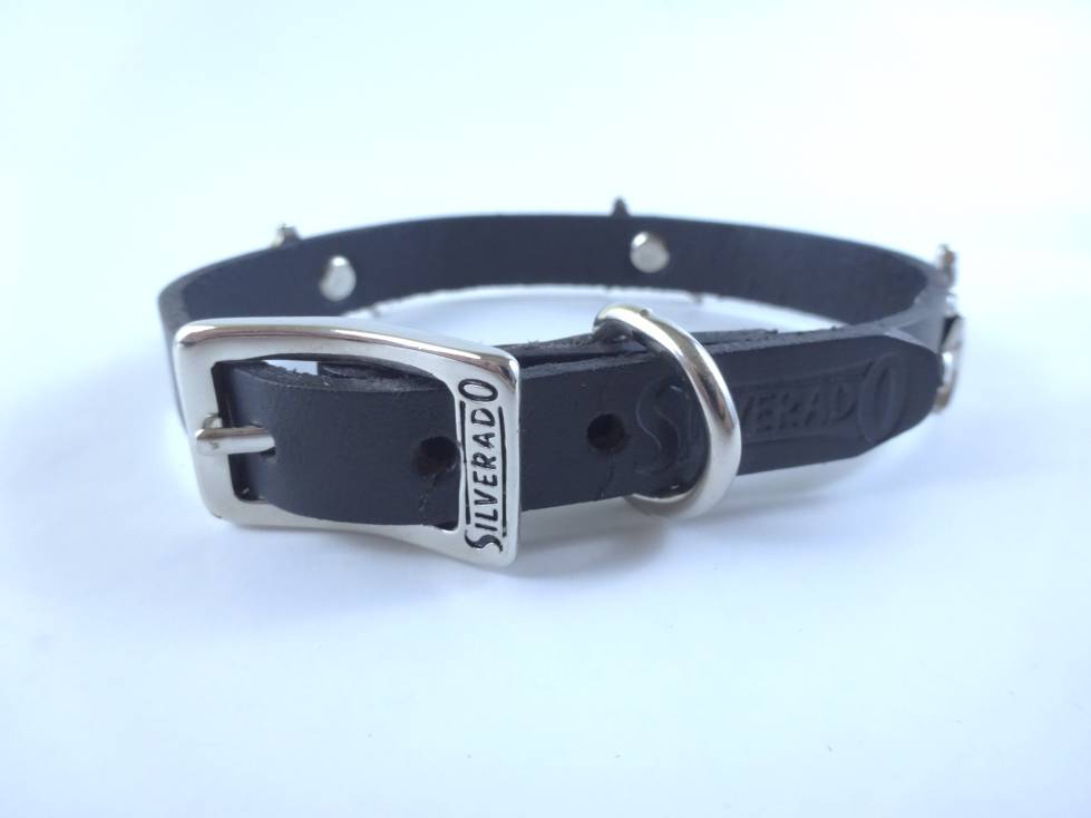 Collar con Aplicación Metálica Perro de Piel, 1cm de ancho