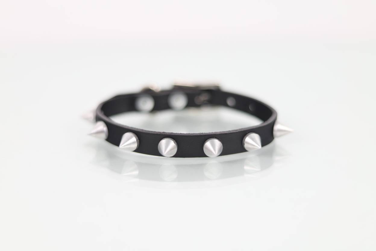 Collar con Picos para Perro de Piel, 1cm de ancho