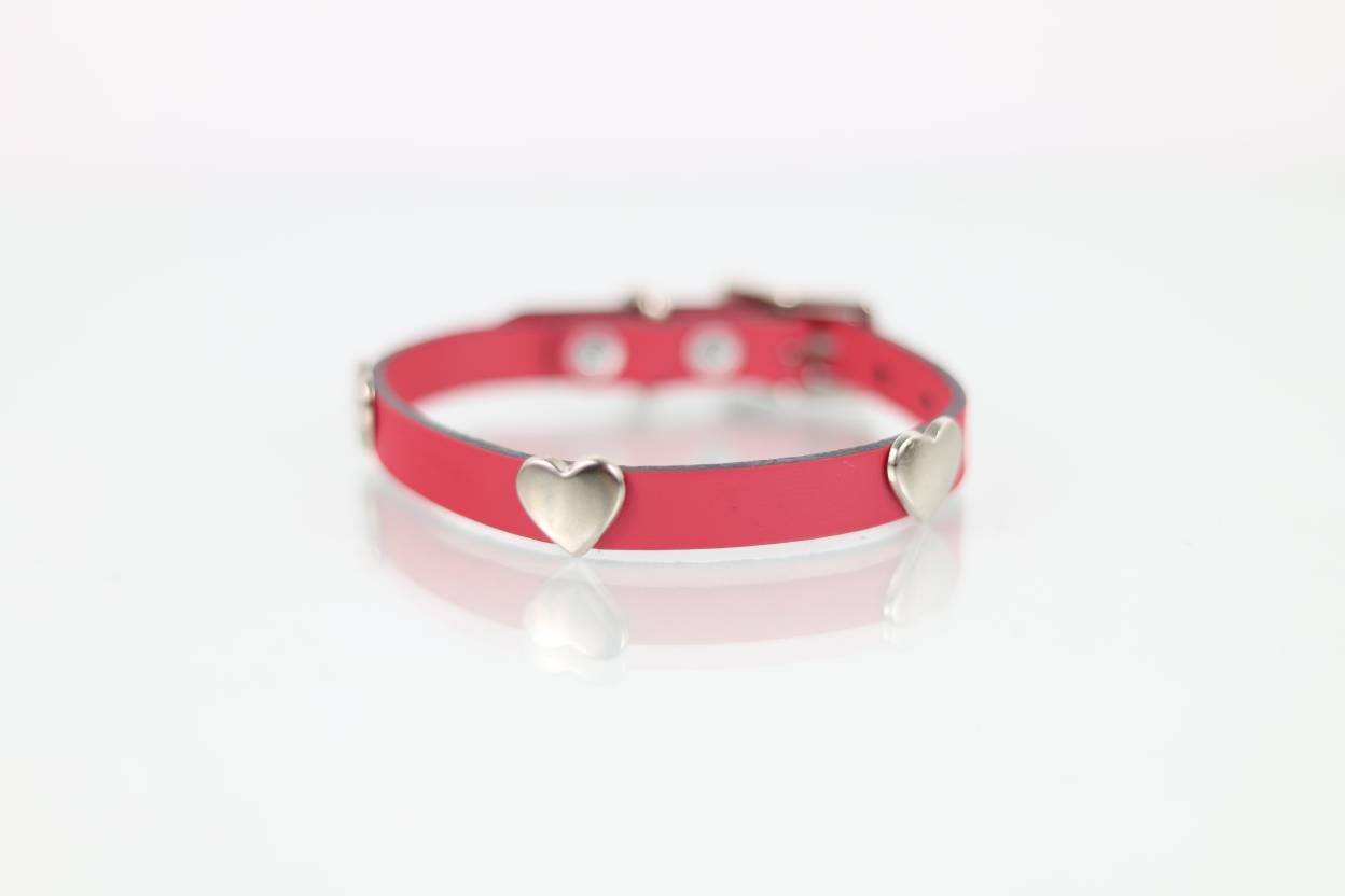 Collar con Aplicación Metálica Corazón para Perro de Piel, 1cm de ancho
