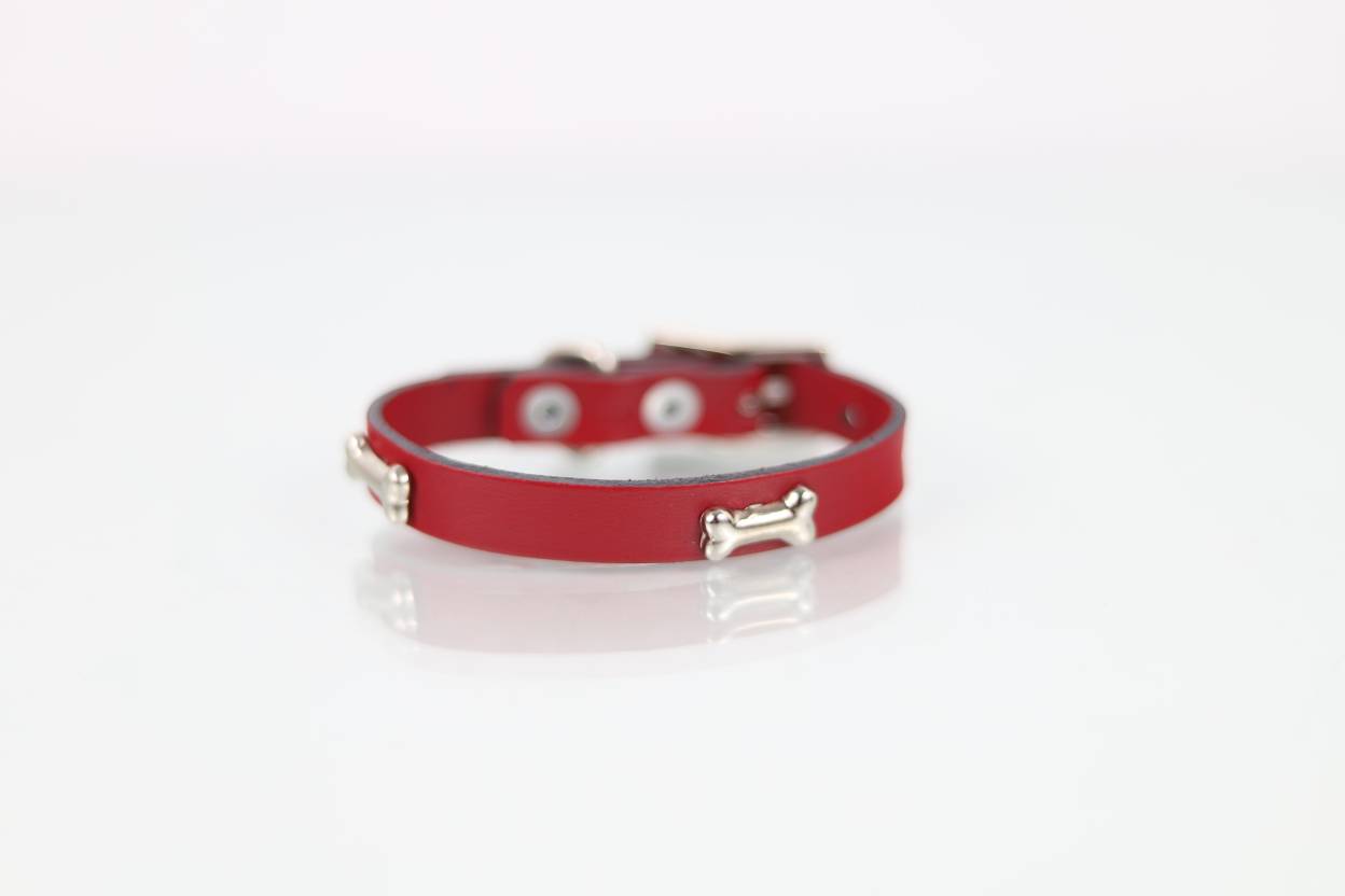 Collar con Aplicación Metálica Hueso para Perro de Piel, 1cm de ancho
