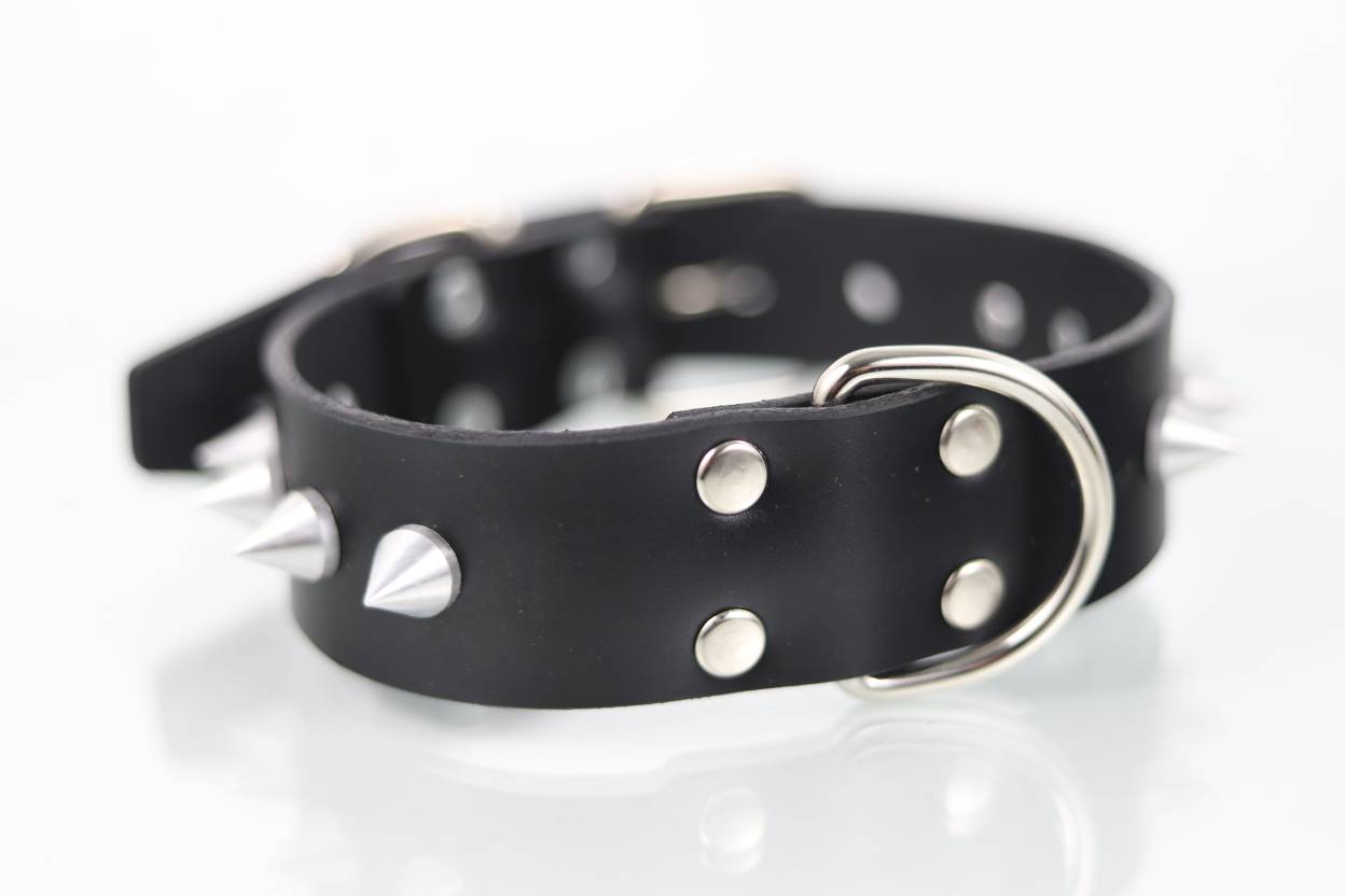 Collar con Picos para Perro de Piel, 4cm de ancho
